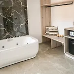 Giabeos Skiathos Hotel *