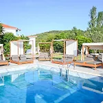 Giabeos Skiathos Hotel *