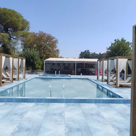 Giabeos Skiathos Трулос