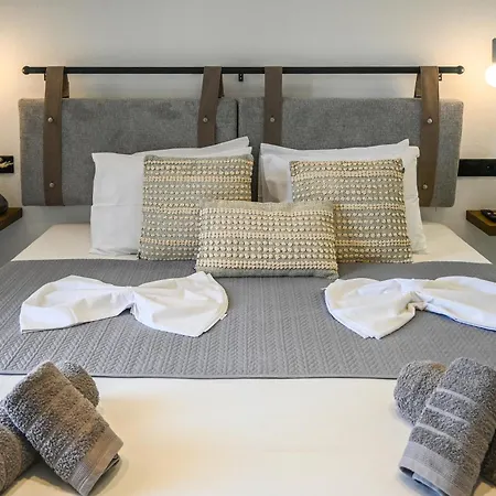 Giabeos Skiathos * Troulos