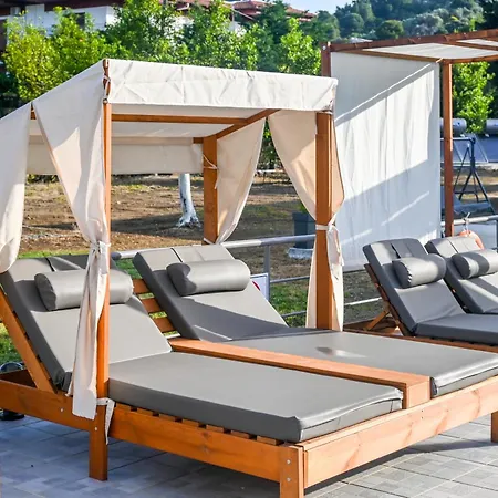 Giabeos Skiathos Hotel *