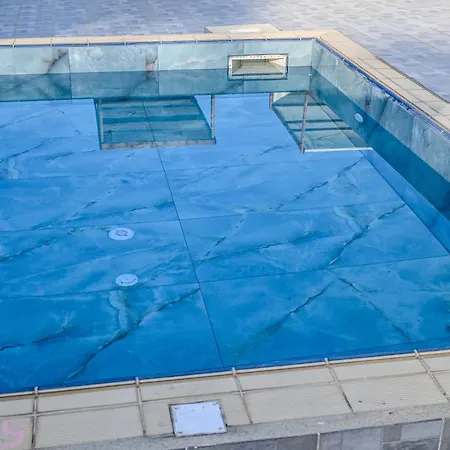 Giabeos Skiathos Hotel *