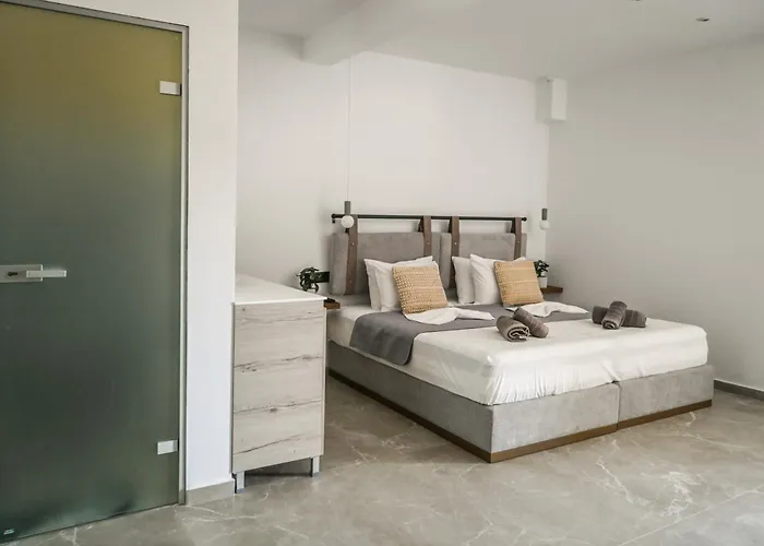 Giabeos Skiathos ホテル